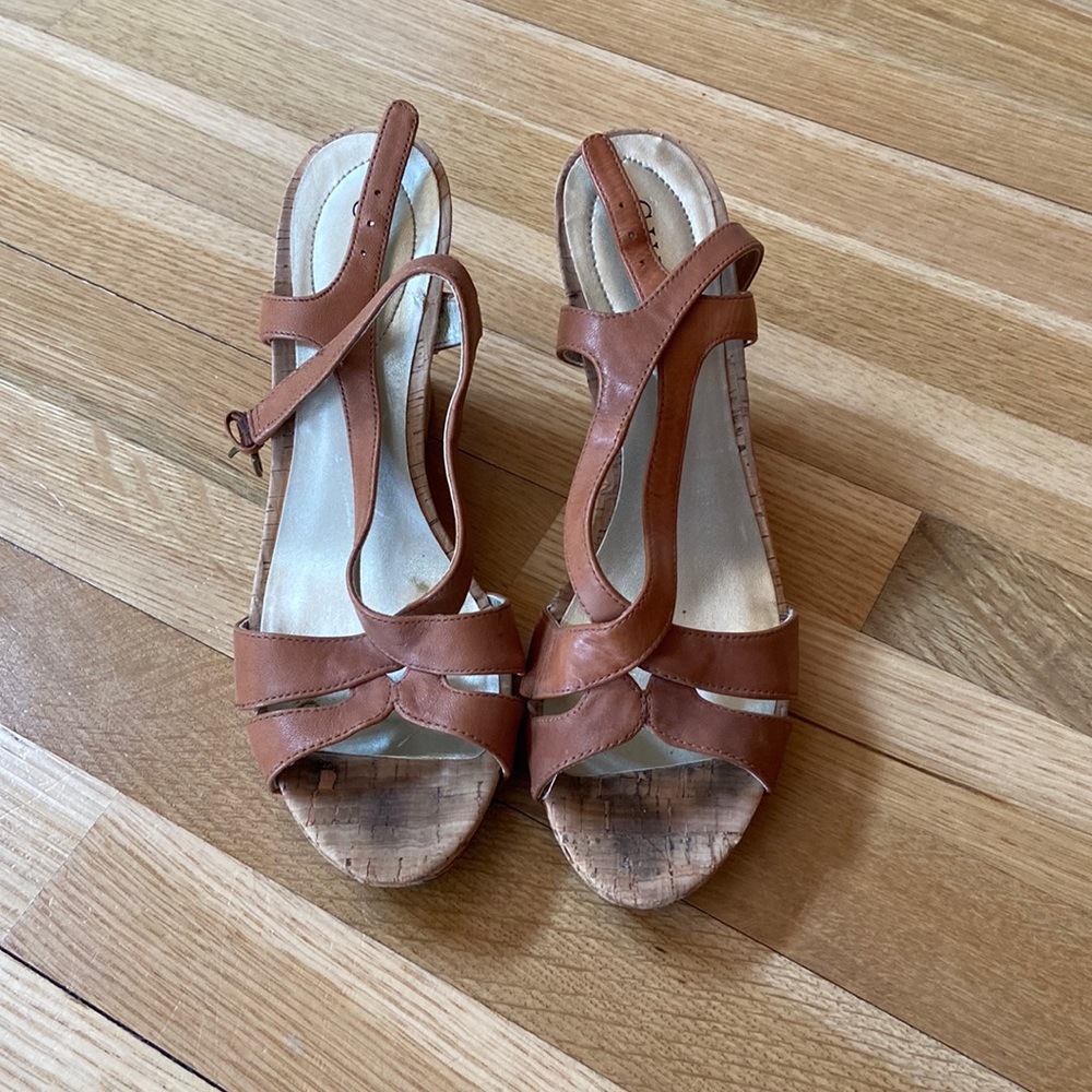 Guess wedges